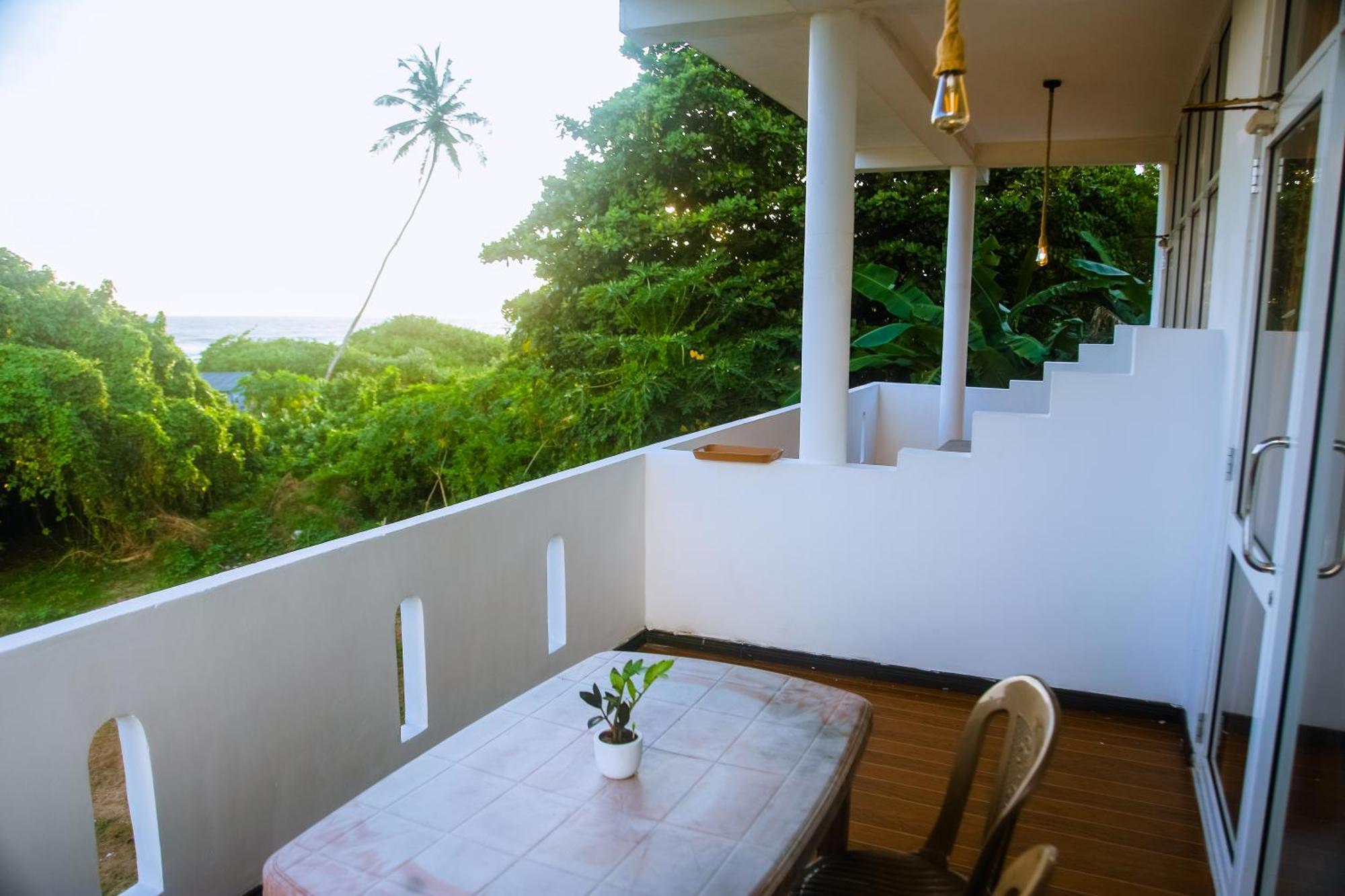Отель Mirissa Turtle Point Guest Экстерьер фото