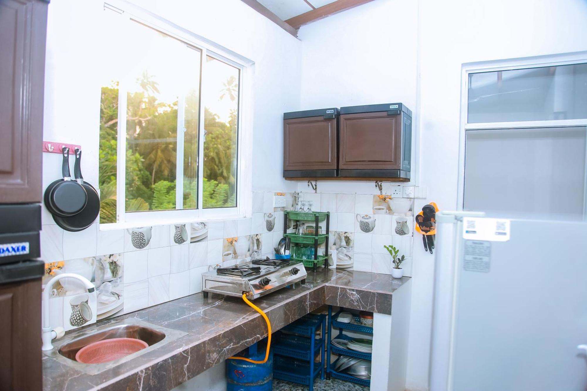 Отель Mirissa Turtle Point Guest Экстерьер фото
