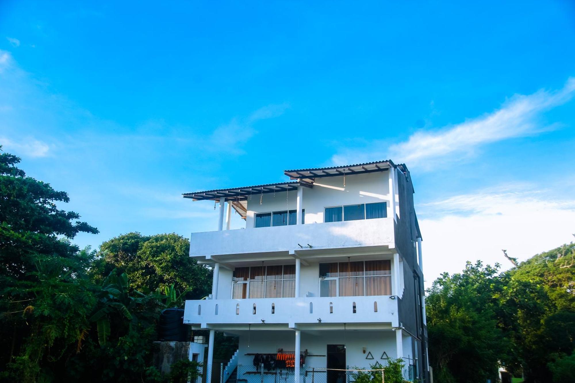 Отель Mirissa Turtle Point Guest Экстерьер фото