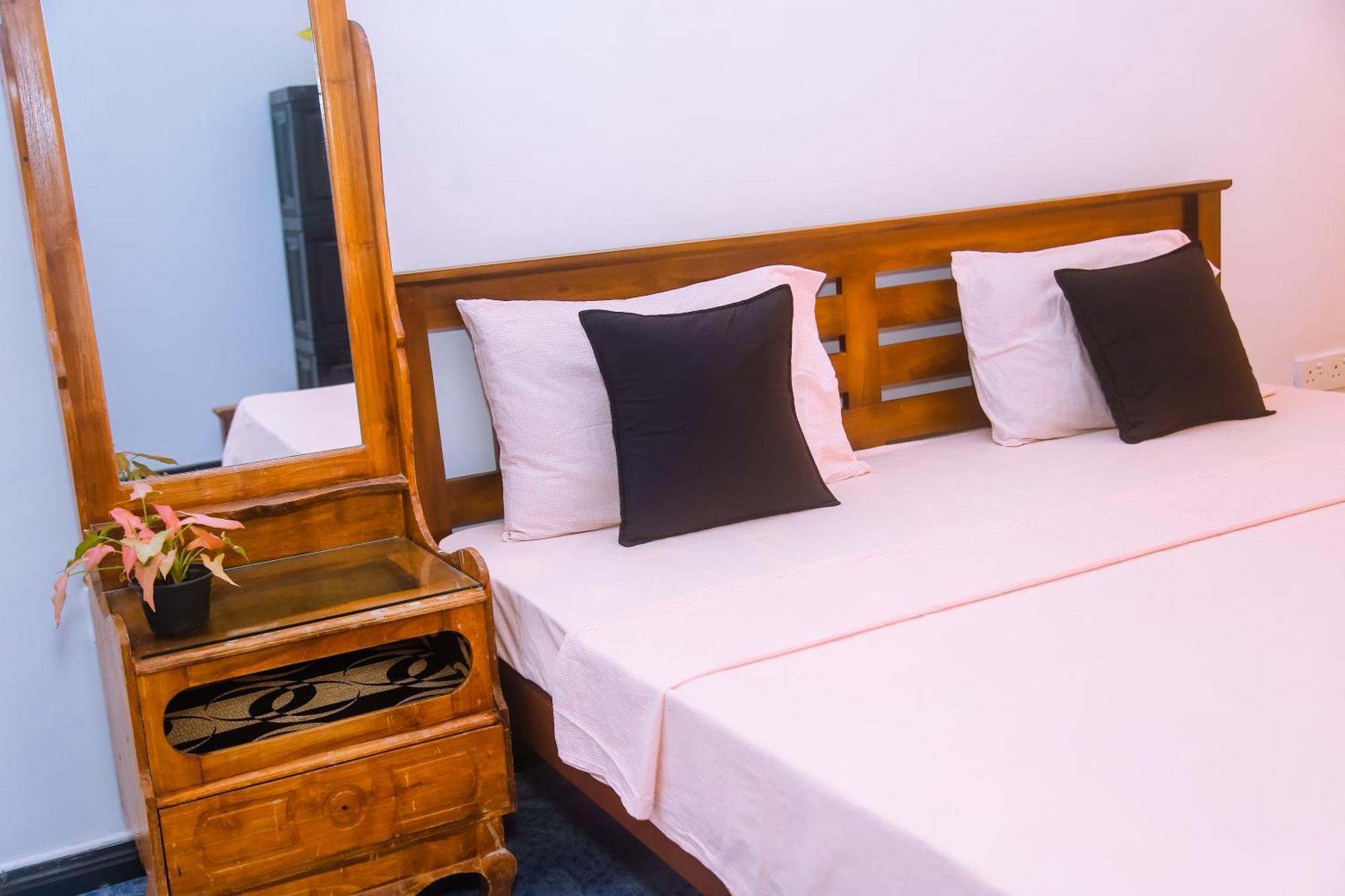 Отель Mirissa Turtle Point Guest Экстерьер фото